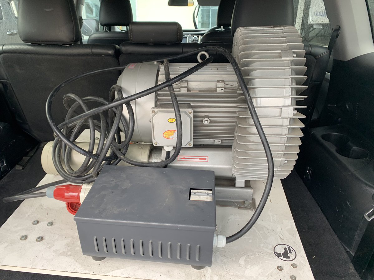 ServicesVacuum's tweet photo. Todays problem solved vacuum side channel blower checked internally and fault found with Circuit breaker @Kunnykun @ServicesVacuum #electrics #rcd #rcb #pumprepair #vacuumblower #sidechannelblower https://t.co/nGumNzzaww