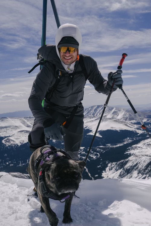 coDanSchwartz's tweet photo. .@danieljbrenner and I were doing some skiing this weekend on Quandary, elevation 14,200 or so feet. We were up there alright, and it was windy. And then from above came this little bulldog, greeting us like some bombastic ambassador from a icy alien planet. Photo cred: Brenner. https://t.co/16uyEJ573Z
