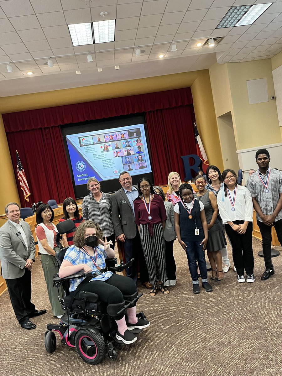 JSloanTX's tweet photo. RISD Japanese teachers and students were recognized tonight by the Board of Trustees for success at the Area &amp; State Japanese Speech competitions! Proud is an understatement! @RichardsonHS1 @LakeHighlandsHS @bhsstem https://t.co/b3fbLgX4Hj