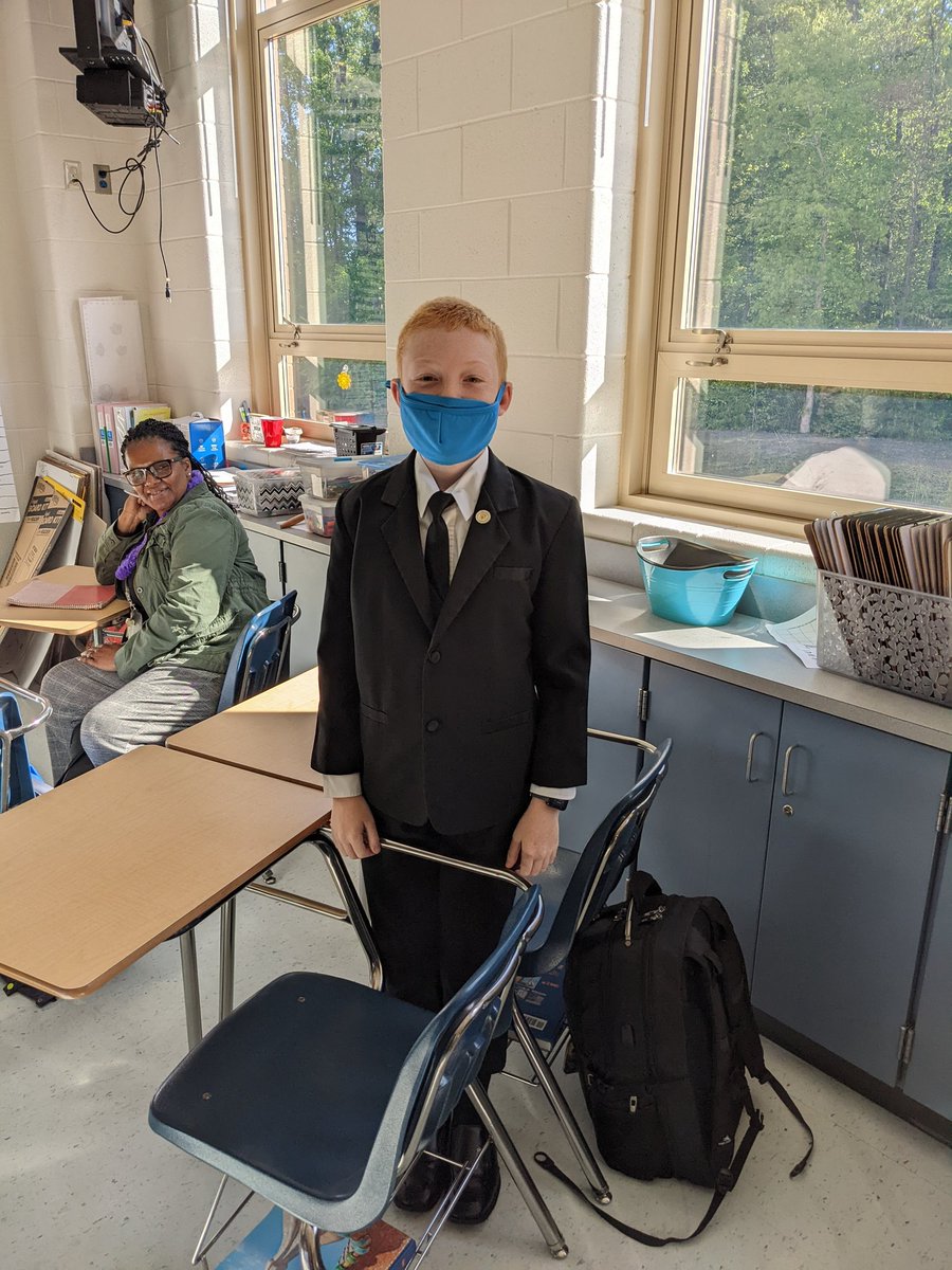 Day 1 of CMS Mental Health Awareness Spirit Week! Motivation Monday! Dress as your dream profession. Simply setting a goal turns impossible into possible. Tomorrow WEAR GREEN! #calvertmentalhealthmatters