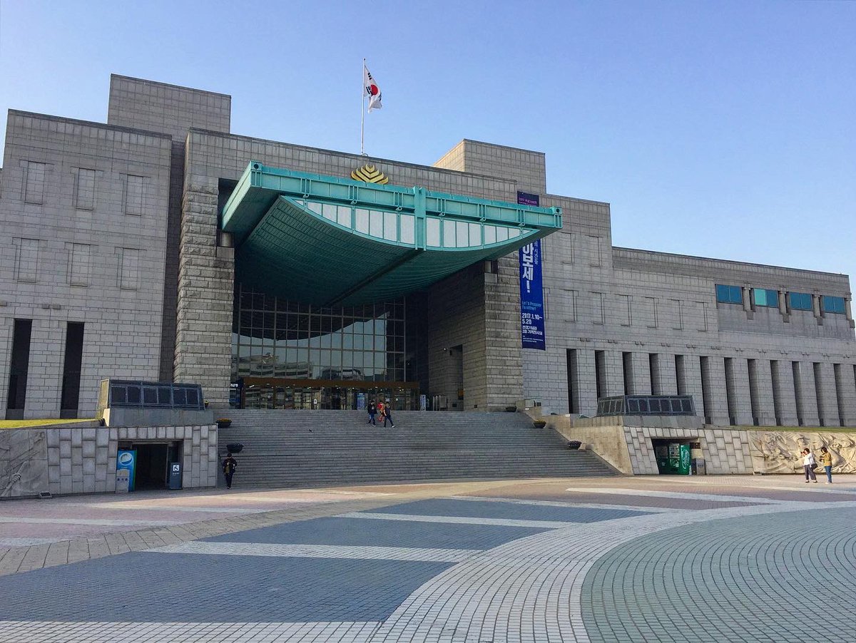se0ulsearcher's tweet photo. Spending #memorablemonday at the War Memorial of Korea in Itaewon (이태원)! 🇰🇷
.
.
.
#korea #itaewon #warmuseum #koreanwar #warmemorialkorea #koreanmuseum #travel #monday #shotoniphone #se0ulsearcher #서울 #이태원 #전쟁기념관 #한국전쟁 #여행 #역사 #사진 https://t.co/m3FWLhVyyM
