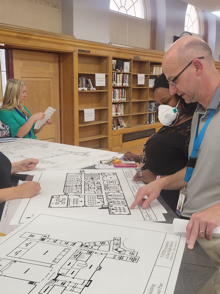 MSCS_CCTE's tweet image. As @STEAMemphis prepares to move into @EastMustangs teachers at both schools prepare for the transition with scavenger hunts and meet and greets! We’re looking forward to new beginnings! #CCTEReadyGrad