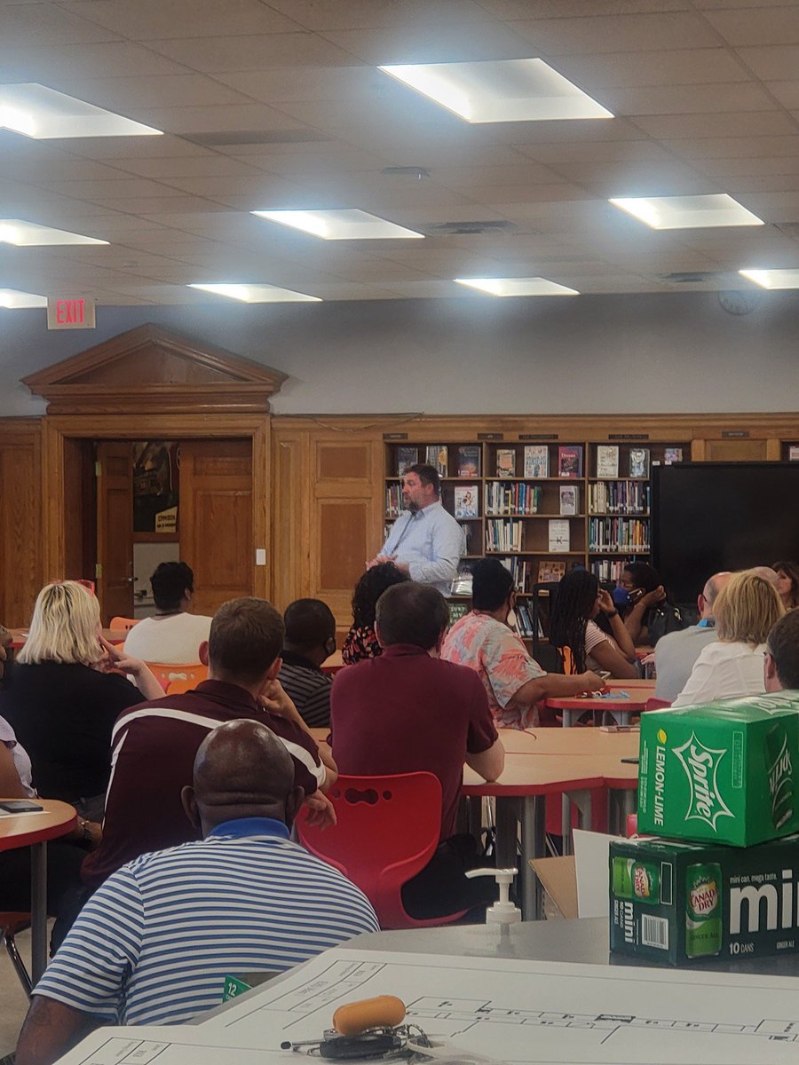 MSCS_CCTE's tweet image. As @STEAMemphis prepares to move into @EastMustangs teachers at both schools prepare for the transition with scavenger hunts and meet and greets! We’re looking forward to new beginnings! #CCTEReadyGrad