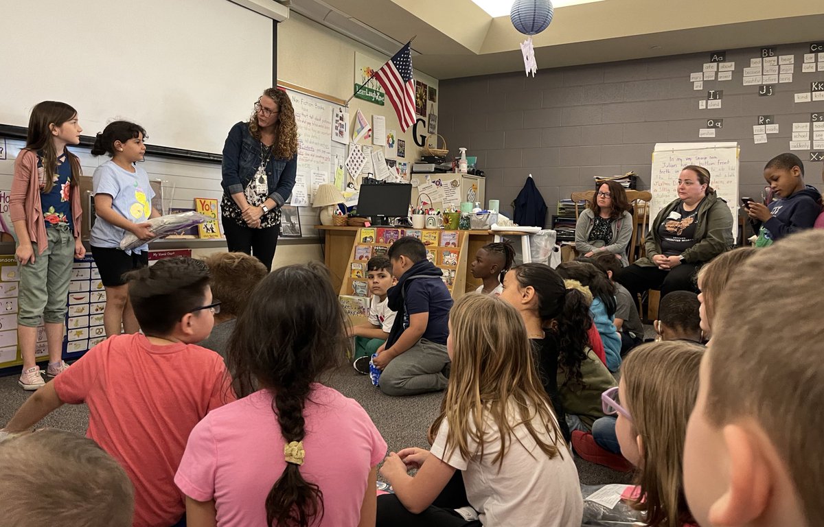 mrsgroppgrade2's tweet photo. Time Capsule Day! @SCECougars @hsefoundation @SCE_PTO_Fishers @MrsZ_Library https://t.co/pVL1mOKTgW