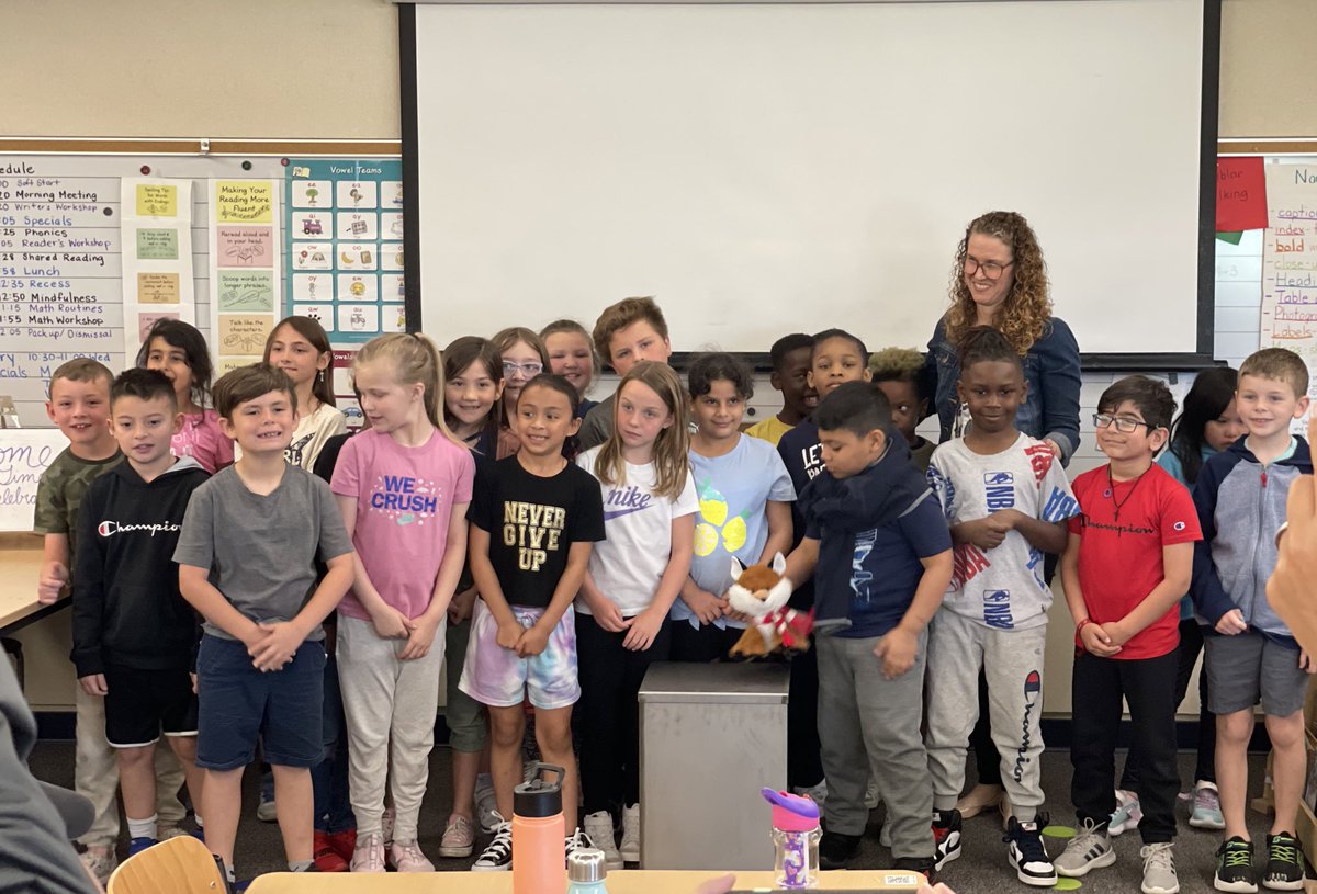 mrsgroppgrade2's tweet photo. Time Capsule Day! @SCECougars @hsefoundation @SCE_PTO_Fishers @MrsZ_Library https://t.co/pVL1mOKTgW