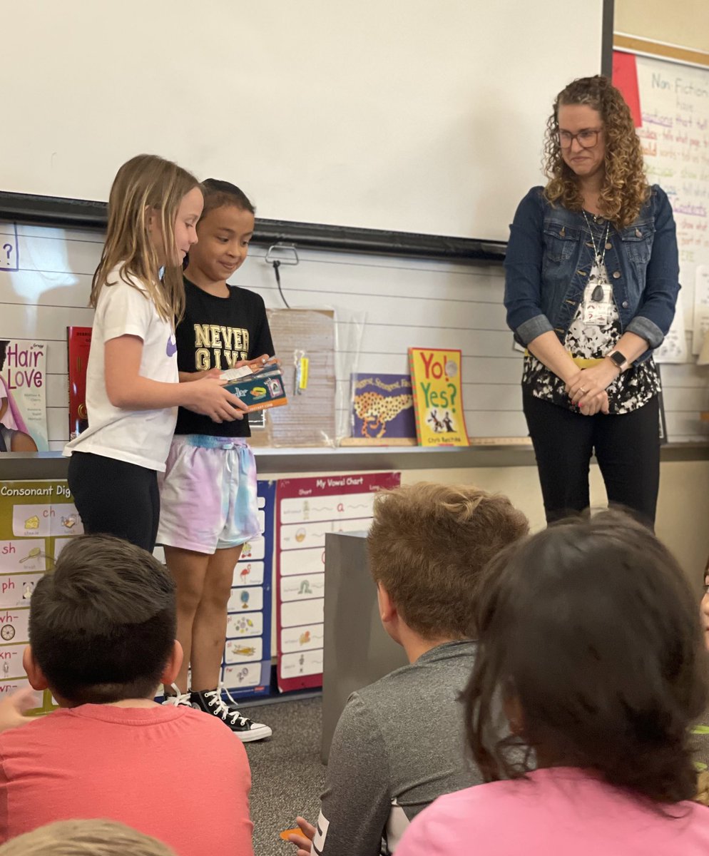 mrsgroppgrade2's tweet photo. Time Capsule Day! @SCECougars @hsefoundation @SCE_PTO_Fishers @MrsZ_Library https://t.co/pVL1mOKTgW