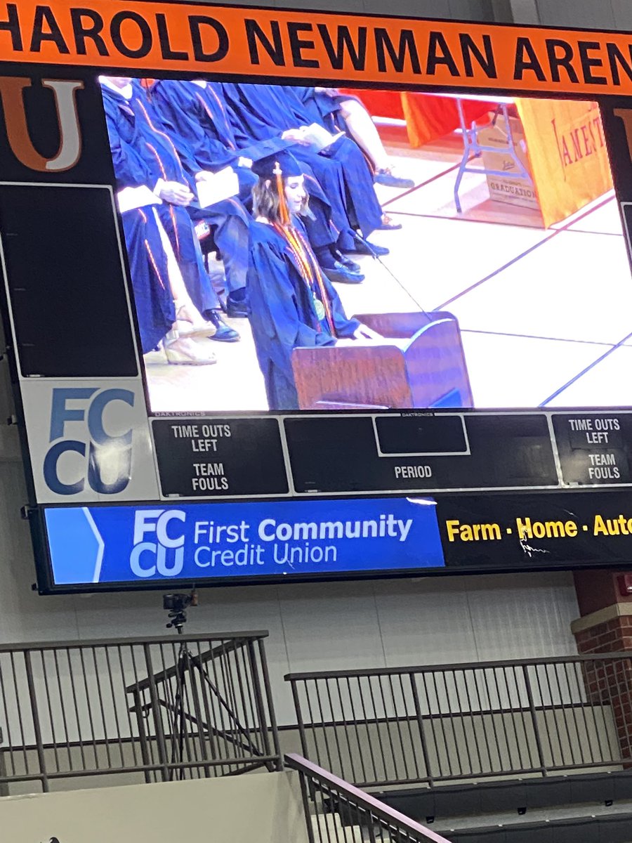 Coach_Critch_Jr's tweet photo. Proud parent moment this weekend watching @RaeCritch give the student address at her college graduation. Thank you @JimmieKnight for helping my little girl grow into an amazing young lady these last 4 years through some pretty trying times (pandemic). https://t.co/EPTAkRK2Rm