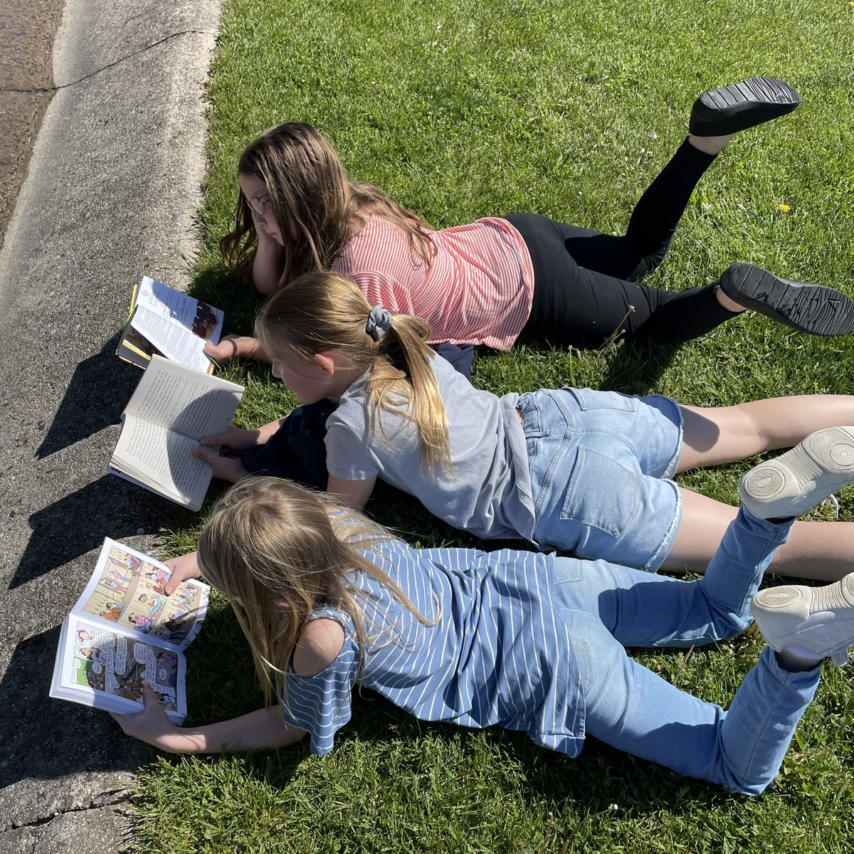 fcps_KStevens's tweet photo. It was a beautiful day at TES for extra “read”cess! @fcpstes @KWilliams_fcps https://t.co/EYBJ6wc9eF