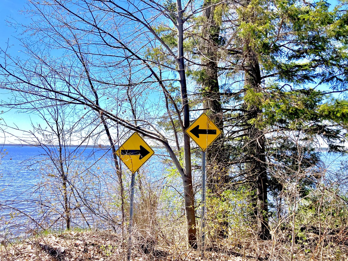 geekchef's tweet image. Nous avons la meilleure signalisation à Gatineau / We have the best road signs in the area.
