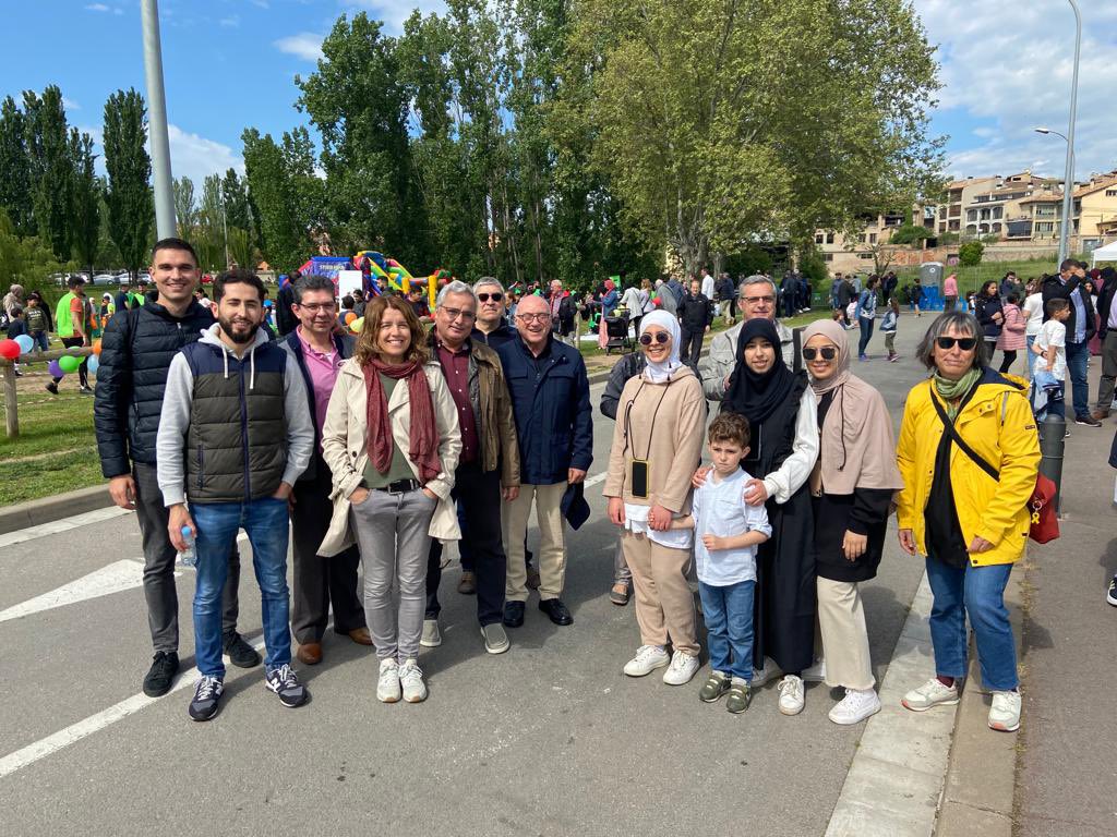 JXCat_Migracio's tweet photo. 👥 Diumenge vam celebrar la tercera assemblea del mandat a Vic.
🤝 A la trobada vam acompanyar a Joves musulmans d’Osona i Projecte KunRahmai a l’Eid al-Fit, festa del final del Ramadà. També vam visitar el temple Sikh de la ciutat.
🔝 El #modelVic de cohesió social és el camí. https://t.co/FMldwp2xu8