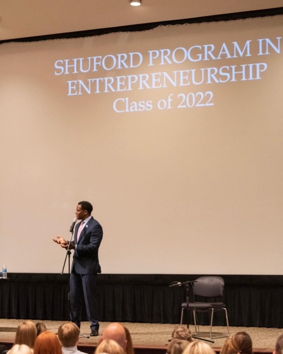 GoJetIt_'s tweet photo. On Saturday, our CEO, Glenn Gonzales was the keynote speaker at UNC Chapel-Hill for its Shuford Program in Entrepreneurship Class of 2022’s graduation.
#GoJetIt #Entrepreneurship #UNC https://t.co/1AA2tOSudr