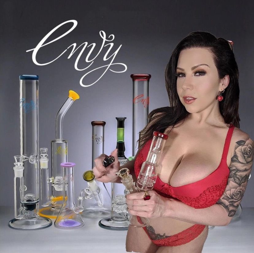 envyglass's tweet photo. Appreciate the Love @SheridanLoveXXX 
Link in Bio https://t.co/JtSzWRO4XR
