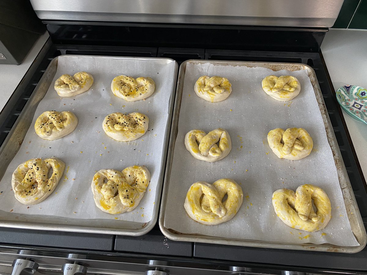 mo_lynn's tweet photo. #feedthepatriarchy some sourdough discard pretzels 
#kitchenofopression https://t.co/g9vKZHzI5A