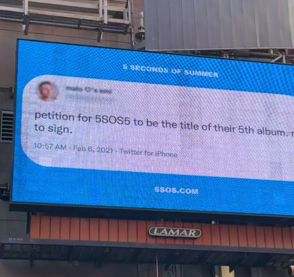 Tha5SOSFamily's tweet photo. More tweets from the Billboard in NY 

"its not fair if they dont title the album 5SOS5"
"petition for 5SOS5 to be the title of their 5th album RT to sign." 

5SOS5 IS COMING

(@higherlftv) https://t.co/Zv3Be0b6HQ