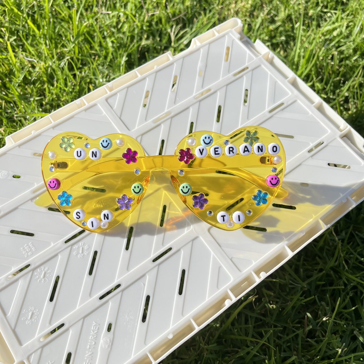 🌴❤️‍🩹un Verano sin ti💔☀️

Link in bio to shop!

#etsy #shopsmall #badbunny #UnVeranoSinTi