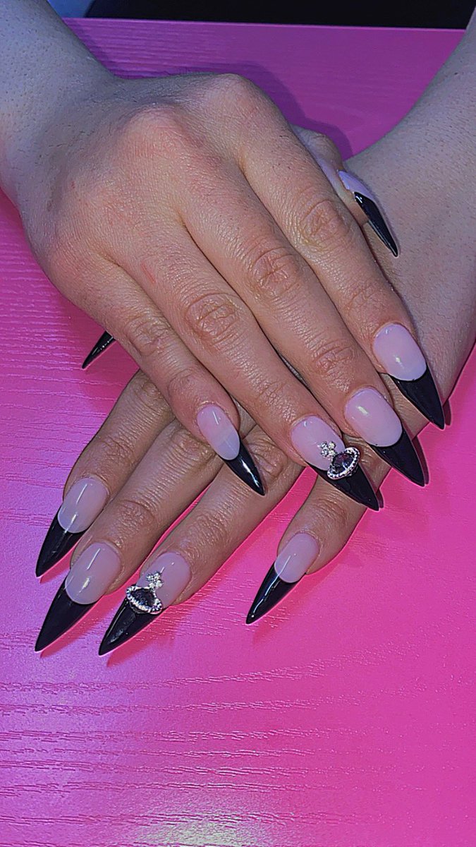 anisiasade's tweet photo. i’m taking appointments all week long!
new location!

@ thenailbawse on IG 
https://t.co/uO4353ypsN https://t.co/nUQ1HAAMrv