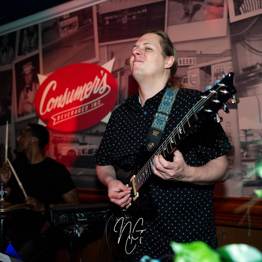 The face tho😂🎸