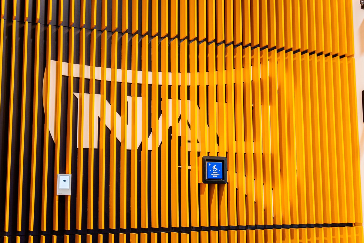 SportsDissected's tweet photo. 🪵 @NAUAthletics’ new home - the @DLRGroup-designed Student-Athlete High Performance Center - is one of the top athletic facilities in the country, Power 5 or not. 

See for yourself. 😳🎥: https://t.co/5WtkPC0Ykc https://t.co/kcksYVizzX