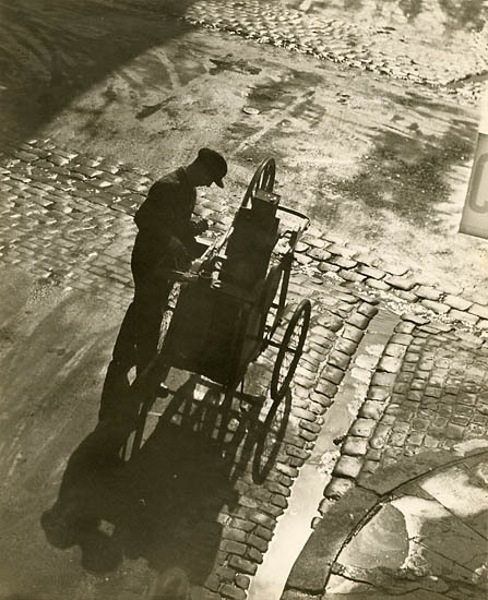 sunnydirt's tweet photo. #Mactheknife ofwel de messenslijper (1930).
Bij ons kwam die ook nog aan de deur en wij noemden hem "de scharesliep". https://t.co/E7PnRRwX1w
