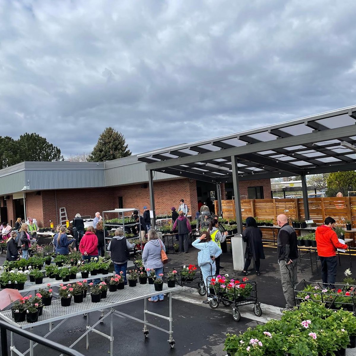 PickensTechCO's tweet photo. Thanks so much for supporting our Urban Horticulture program here at Pickens this past week at our Annual Spring Plant Sale! We were so glad to see you all! 🌷🌻🌸
#ptc #aps #urbanhorticulture #communitysupport #springplantsale #agreatplacetostart https://t.co/3oMDcRg9sp