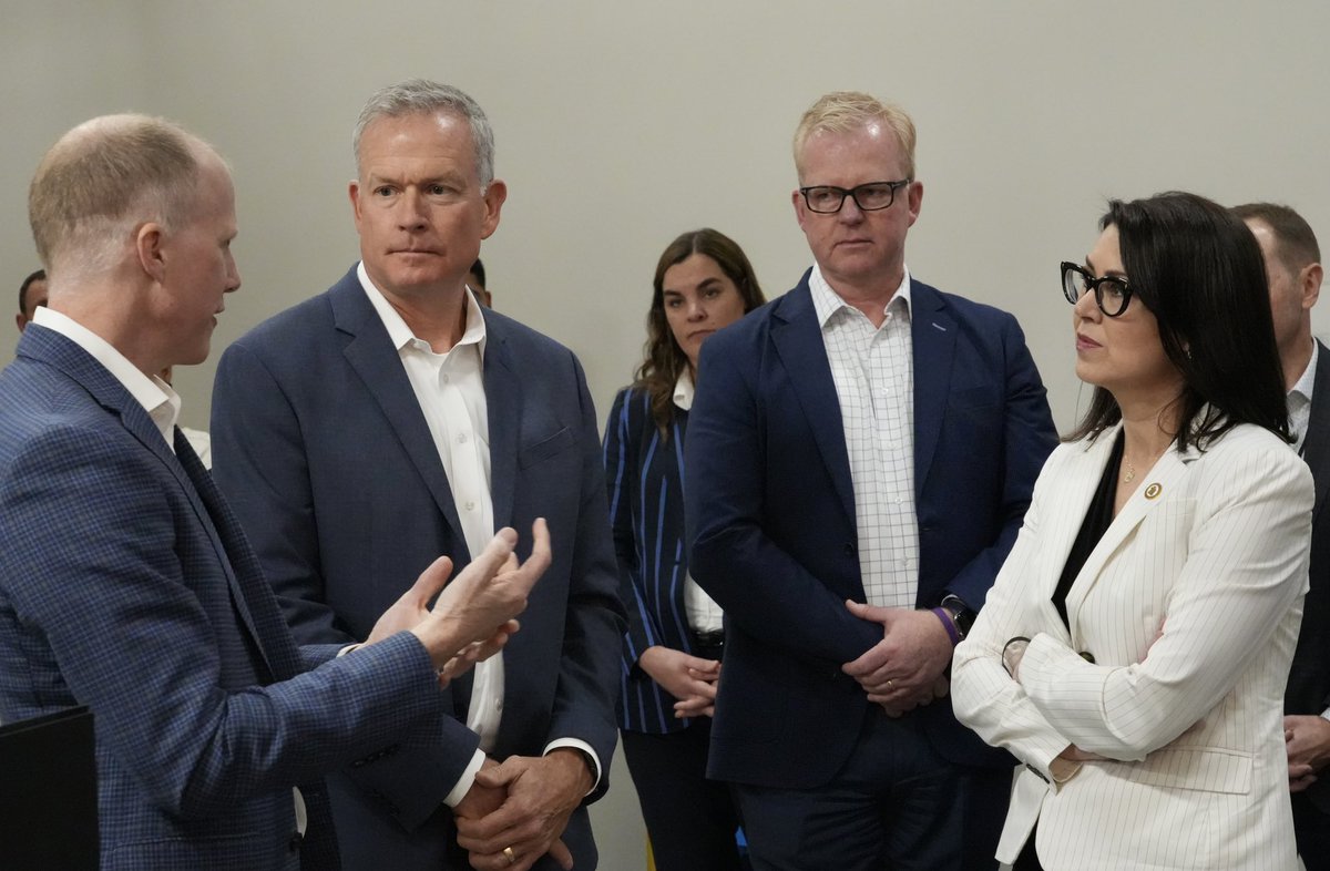 LGHendersonUtah's tweet photo. Beyond its outsized role in the pandemic response, @BDandCo is a major contributor to our economy. 

Thanks for hiring Utahns and strengthening our communities with cutting-edge medical technologies. 

I look forward to watching BD Medical continue to grow and innovate in Utah. https://t.co/iNr1mqB0uF