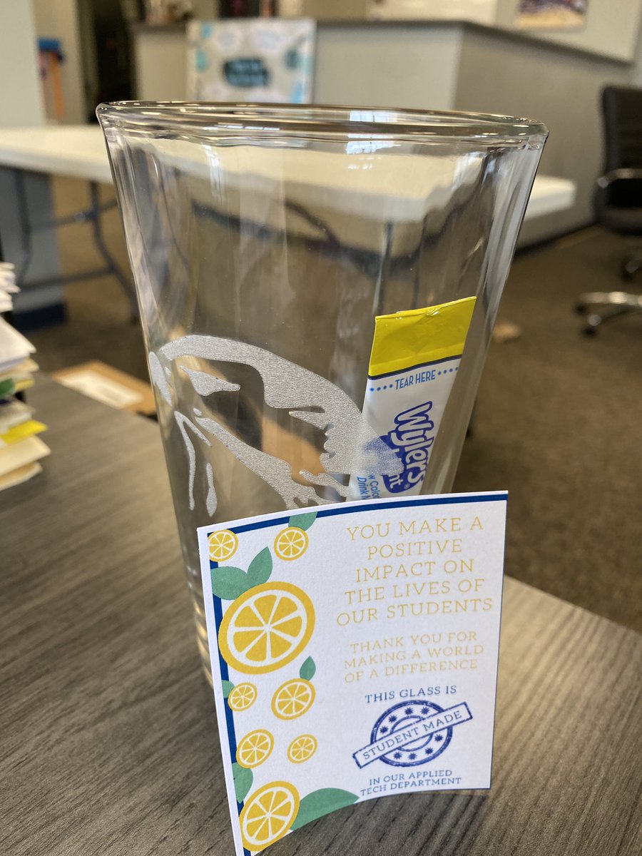 MsALongmore's tweet photo. Thank you @HoffmanHS Admin. Team, #AppliedTech and @HoffmanHELP for the sweet gift during #TeacherAppreciationWeek!#WeAreOne #Etchedglass 🍋🧡💙 https://t.co/t1ToVWQTNE