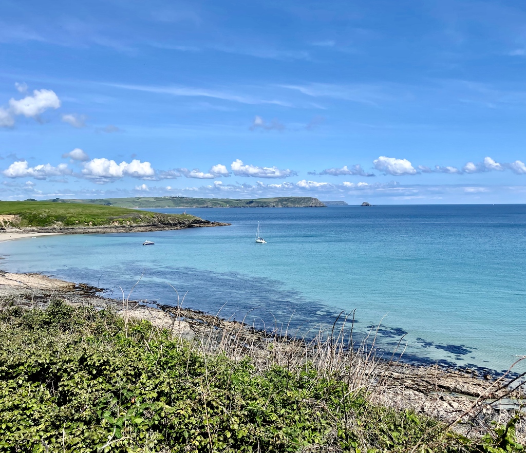 studioandain's tweet photo. Almost feels like summer #beachviews #beautifulcornwall #porthcurnick #portscatho #cornishcoast #hikingcornwall #beachlife #kernow #sailing #boats #seaside #coastallife #cornishcoastpath #narehead #dodman #gullrock https://t.co/740CoTpans
