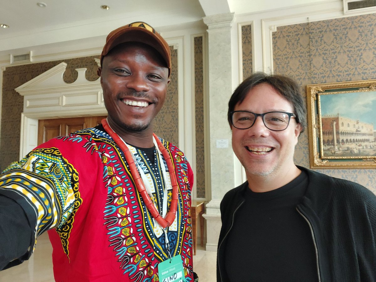 gino_osahon's tweet photo. #ValueWeek Day 2 was very informative. Learnt about how the champions of IOV Labs came together to start such a visionary organisation. Also Learnt a lot about our core values. #RSK #DevAdvocate. Took a picture with the genius @SDLerner https://t.co/Z3d0Tcx10G