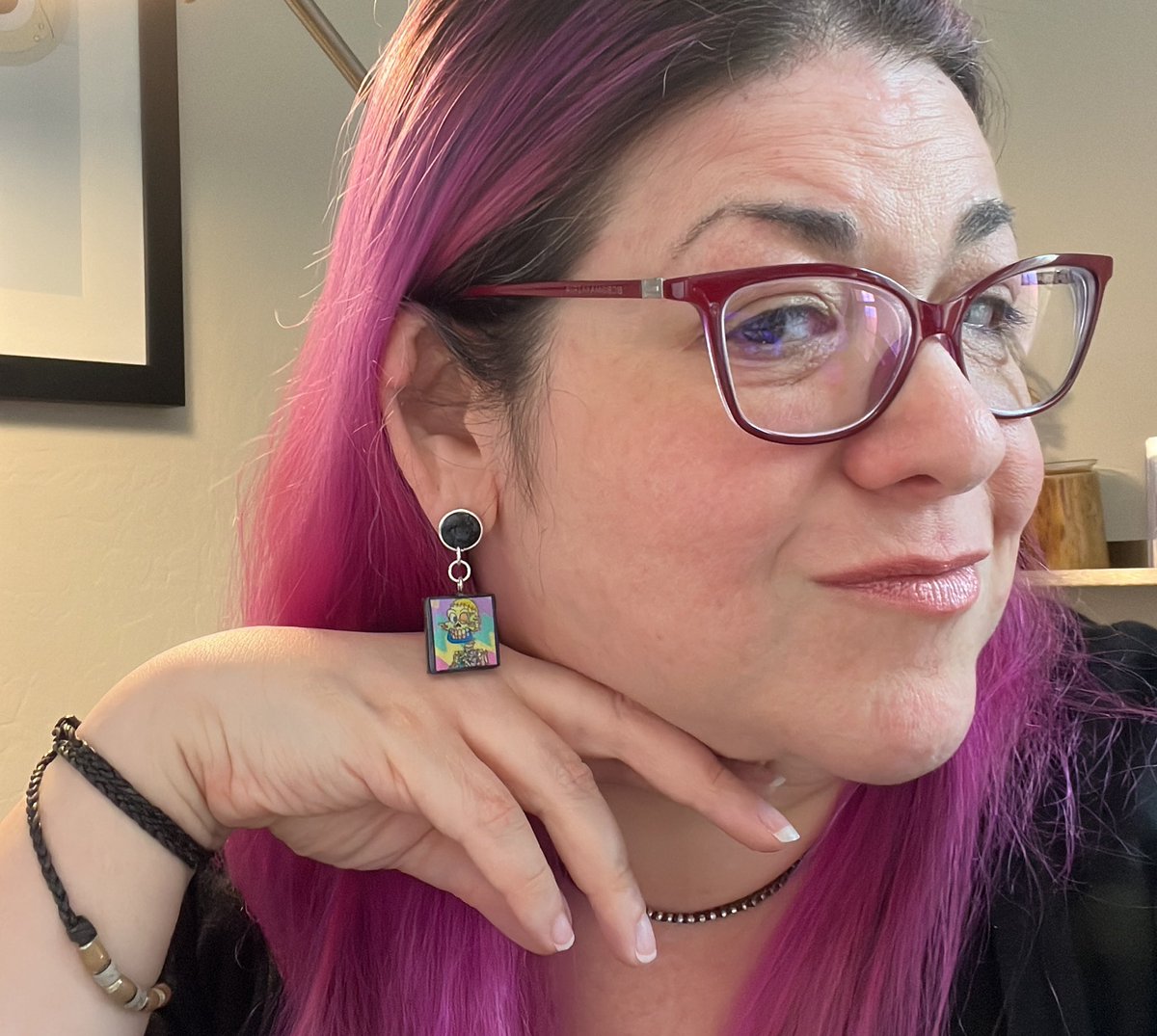 amalmariei's tweet photo. Itโs Monday and Iโm wearing my @ToxicSkullsClub earrings ๐ฅ#toxicfollowtoxic #bringitmonday https://t.co/UKAvWn2wTk