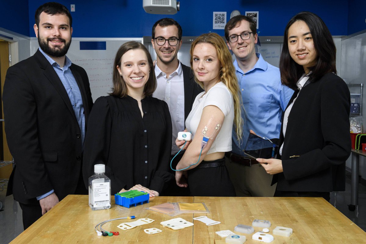 HopkinsEngineer's tweet photo. A device developed by a group of six students from the #HopkinsEngineering @jhu_cbid program would be the first tool available to give patients the freedom to test their lymphatic fluid levels at home. https://t.co/hBKnSn8mv0 https://t.co/GQegnrTbnp