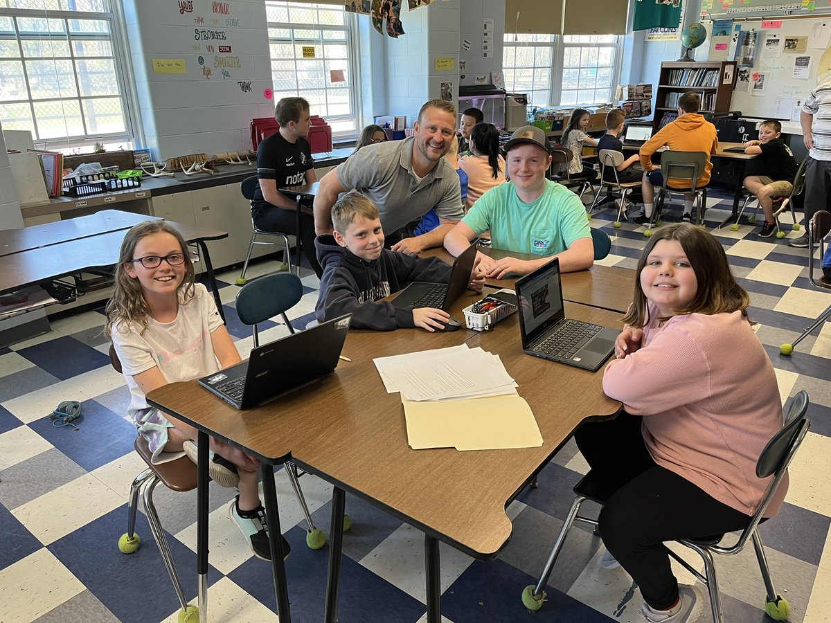MrRatti_Galway's tweet photo. District-wide PBL in action!! Mr. Hoffman’s advanced CNC class collaborating with Mr. Hammons’ 4th grade class to help keep the Great Sacandaga clean and safe for both humans and water species 🎣 🐠
@NCSESMSHS @PBLWorks #NoTrashPlease #RecycleYourLine https://t.co/r32T5kFtsC