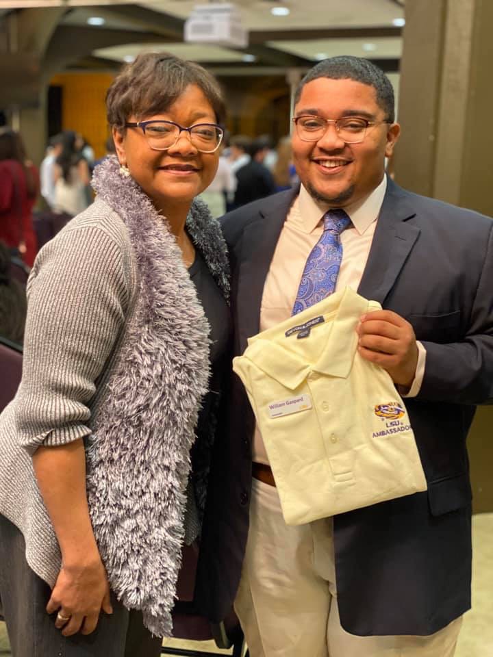LSU's tweet photo. @LSUCollegeofAg @LSUHS “Now that she has gained almost all of her mobility back, it's simply a miracle. You wouldn't even know that she went through that experience, and we grew closer through the process.”

Read more in this feature: https://t.co/WYF2i7Ft1L

#LSUworks @LSUHS https://t.co/iZYguGpdOu