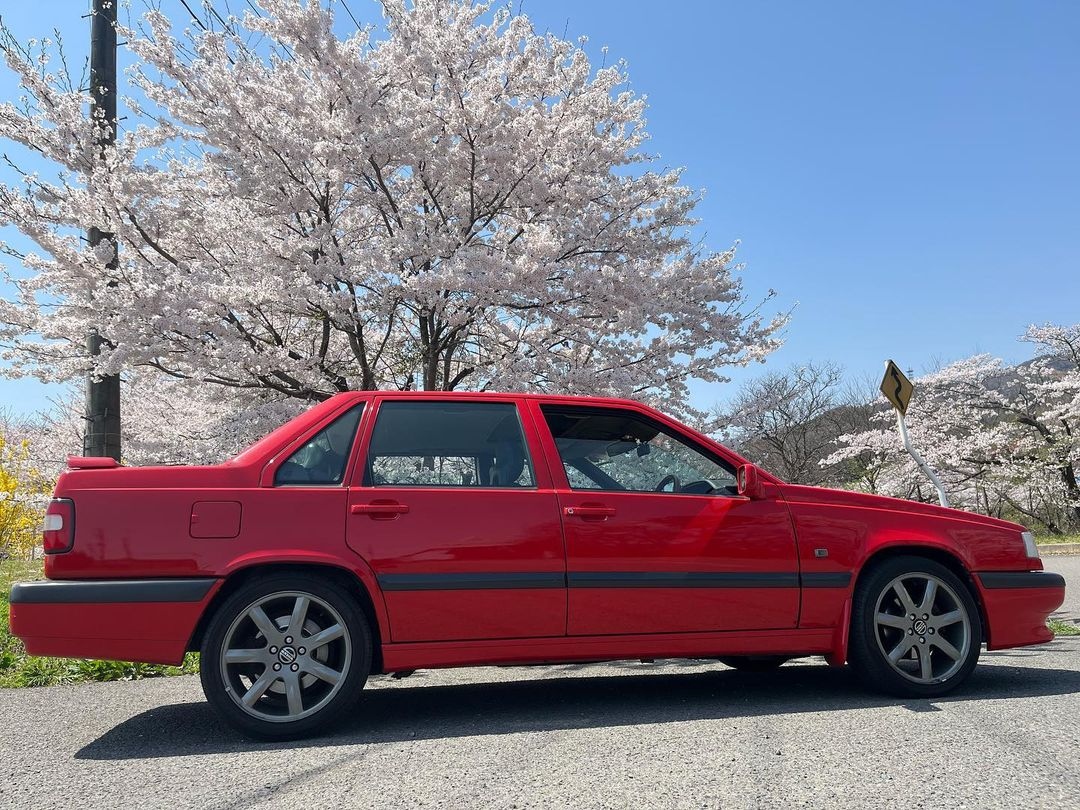 SwedishBM's tweet photo. 🇸🇪 The home of Swedish Car Culture and Merchandise 🇸🇪⁠

⁠👤: @toshihirohirayama

#volvos70 #volvo #s70r #v70r #volvov70 #volvo850sedan #volvo850turbo #swedish_bricks #5cylinderturbo #swedespeed #volvo850 #volvo850r #swedishcar #swedishboostmafia #svenskbilcultur https://t.co/pt1fU8KfIP