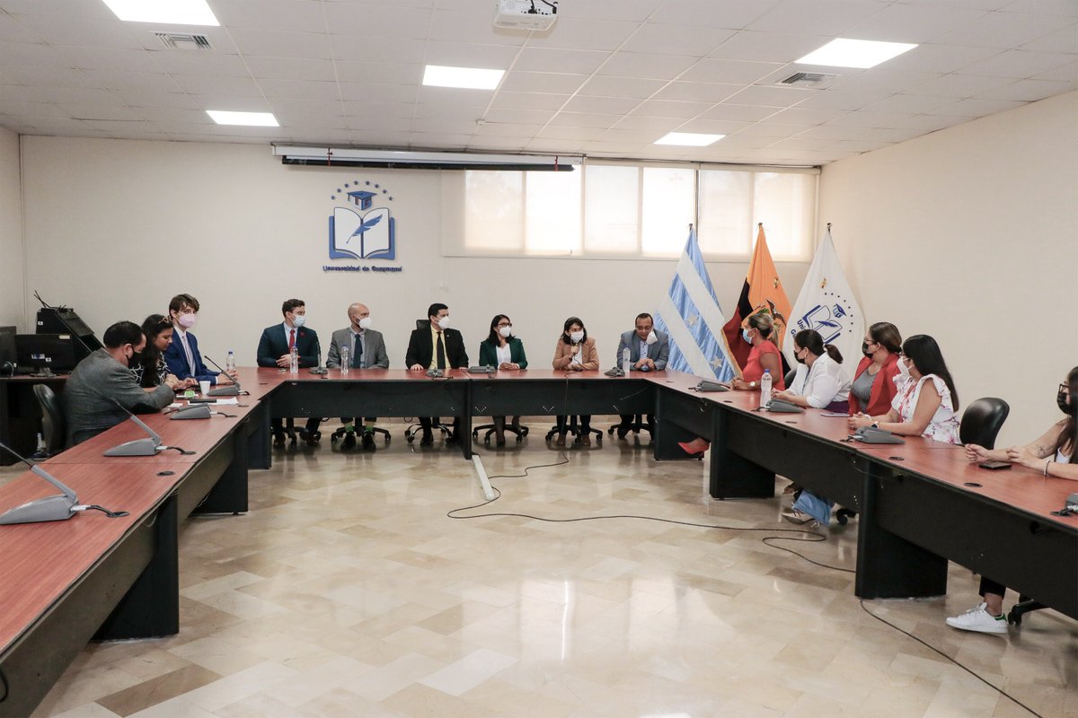 PacoRector's tweet photo. Recibimos a representantes del @BcoAlimentosGye y de la Facultad de Derecho de la Universidad de Harvard, con quienes dialogamos sobre la intención de crear convenios que desarrollen proyectos de investigación para el manejo de desperdicio y pérdida de alimentos en Ecuador. https://t.co/uwfL5j0Nh4