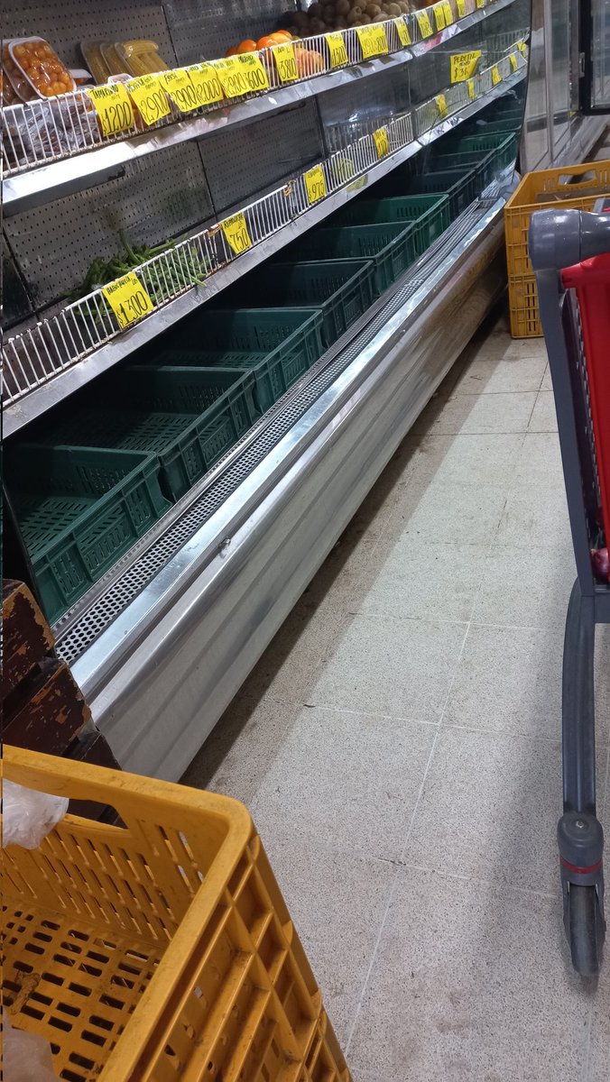 jodll's tweet photo. Secuelas del paro, y no es Venezuela, es Lorica -Córdoba - Colombia. 
Agotadas las verduras y otras vainas... https://t.co/Kw7Dgv3JL2