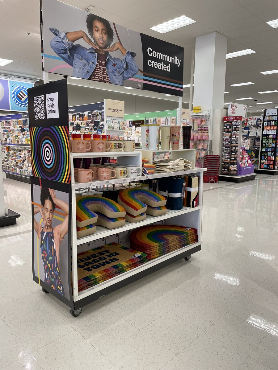 RaulitoVm1888's tweet photo. Our first pride moment is here! Statement speaks for itself with Pride and guest ready @T1888SSL_Jenn @matt_jockl #TakePride / #PrideMoment / #GoToShop https://t.co/cPIdNJ3QD4