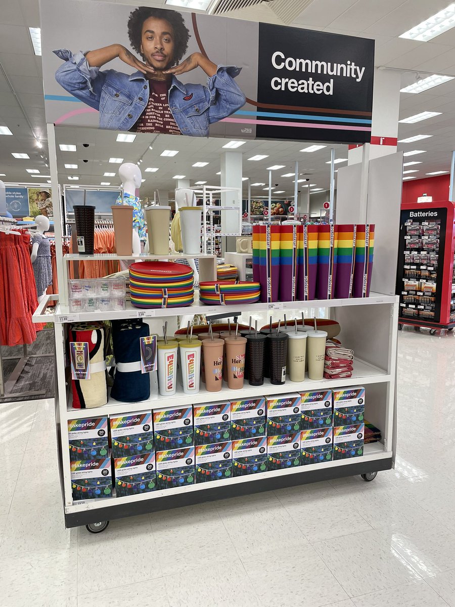 RaulitoVm1888's tweet photo. Our first pride moment is here! Statement speaks for itself with Pride and guest ready @T1888SSL_Jenn @matt_jockl #TakePride / #PrideMoment / #GoToShop https://t.co/cPIdNJ3QD4