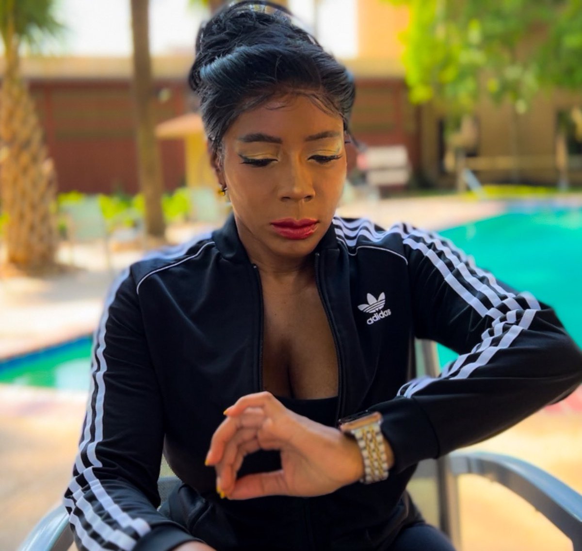 FirstYearAnnive's tweet photo. Ain’t nobody got time to waste time. 
Howdy from Houston ❤️❤️❤️❤️❤️
#houstontx #actress #traveltheworld #love #funtimes #adventure #life #xoxo #change https://t.co/d9GycdEg5R