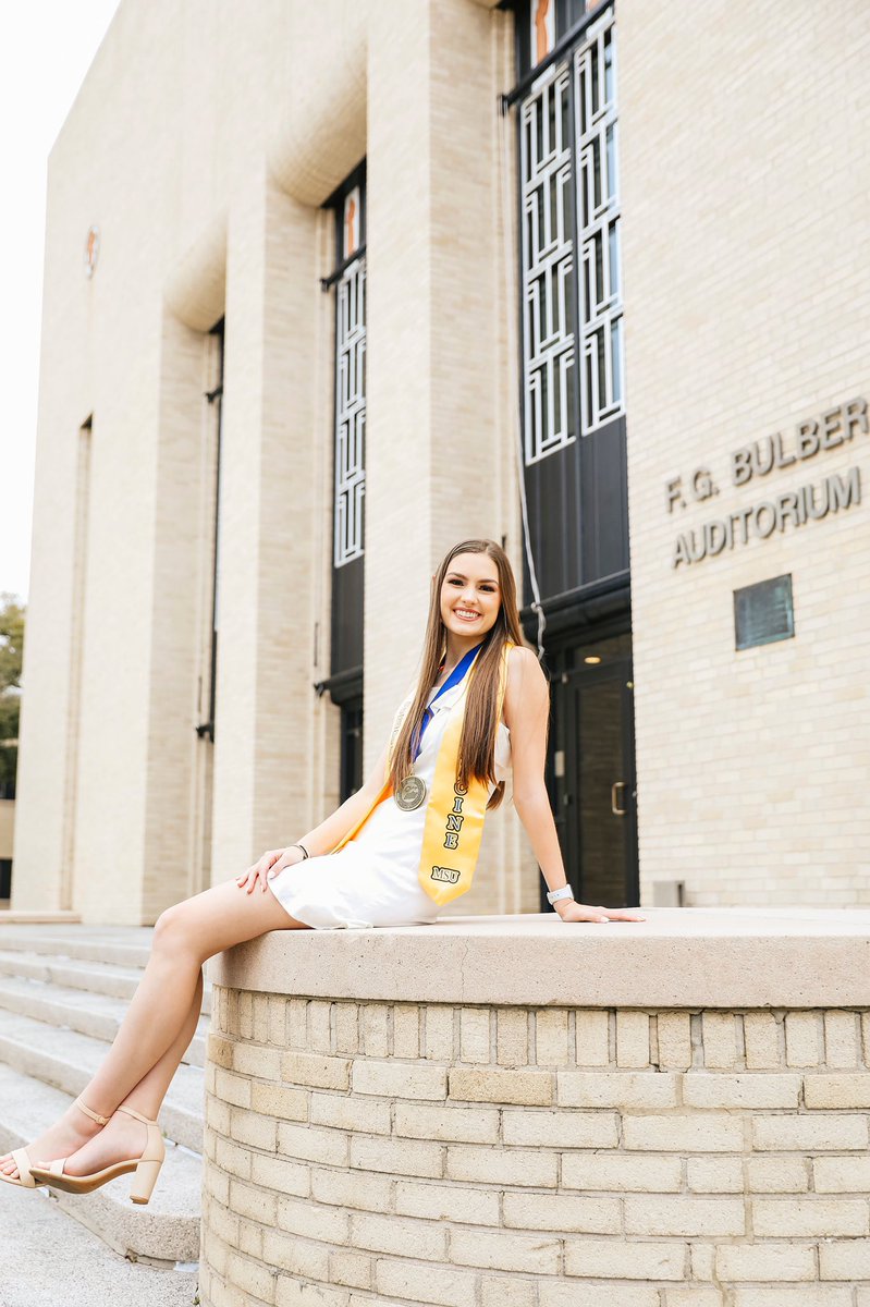 Now that the semester is officially over, I can finally say that I’m done with my bachelors degree! 

• Bachelor of Science
• Concentration in Pre-Physical therapy
• Minors in Psychology &amp; Sports Medicine
• Summa Cum Laude 
• Honors Graduate 
• 4.0 GPA