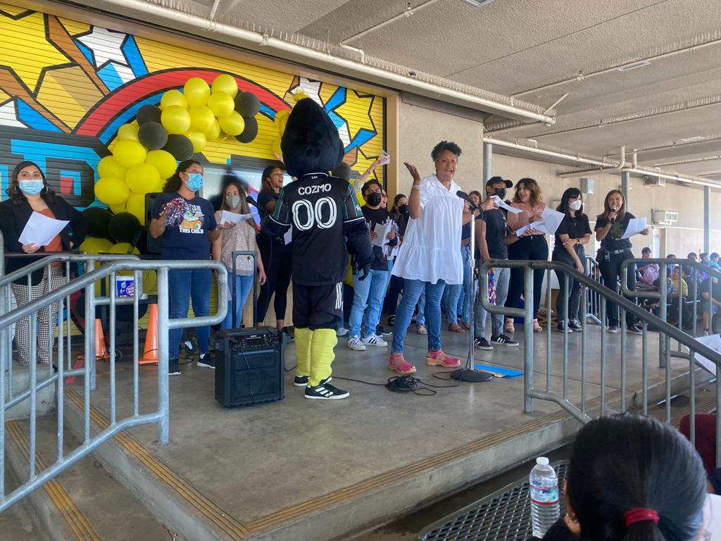 PanoramaCityES's tweet photo. Last Friday we wrapped up a very busy week with a high energy Test Pep Rally for our 3rd, 4th &amp; 5th grade scholars who started the SBAC today! 💙📚✏️🎉 Thank @LAGalaxy for supporting our school!!  @LAUSDSup @LASchoolsNW @Kelly4LASchools  #TeamPCES #HummingbirdsHaveGRIT https://t.co/xG1wiesv1e