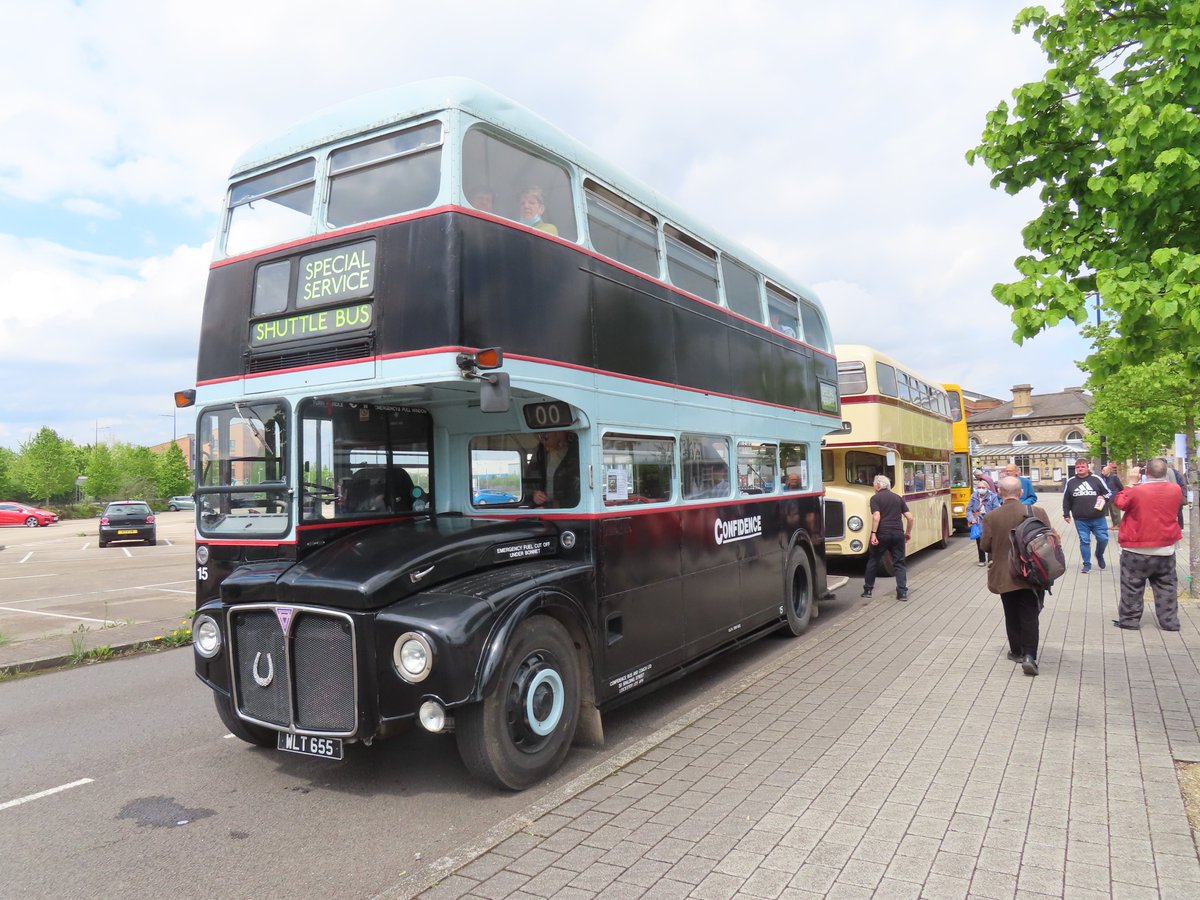 LocoSpottingNW's tweet photo. The second shot is taken over at Loughborough Midland and shows 1961 Confidence AEC Routemaster WLT 655 standing in line with @Leicesterbus AEC Bridgemaster 217 AJF and 1988 Leyland Olympian F97 PRE, just visible at the rear. #AEC #Routemaster #Bridgemaster #Leyland #Olympian https://t.co/gieTcuxMjg