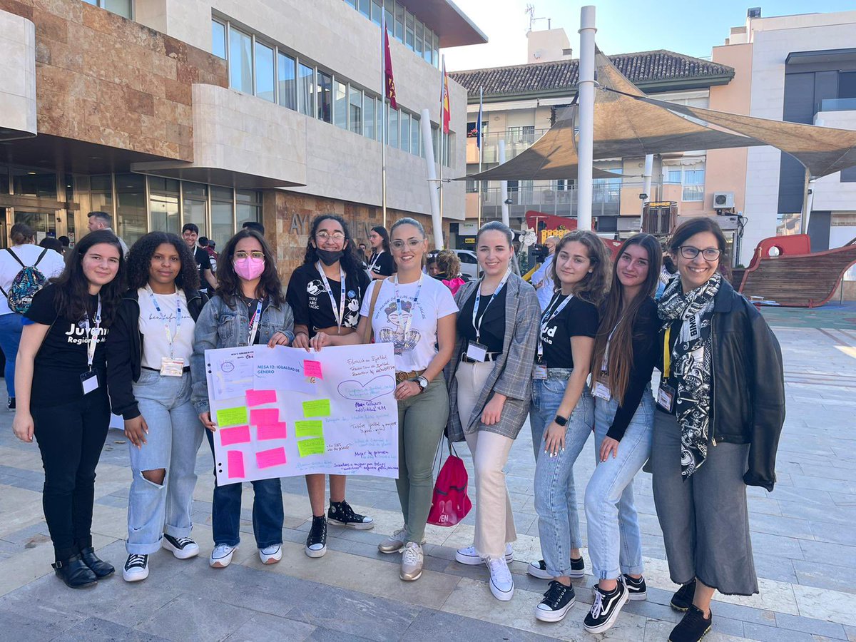 IreneJodar's tweet photo. Ha sido un placer participar en la última jornada del proyecto EU #DialGo en San Javier junto al grupo de jóvenes lorquinos, donde he escuchado sus propuestas para mejorar nuestros municipios
Tenemos mucho que aprender de ellos, son el presente y los que mejorarán nuestro futuro https://t.co/VAO9kcevk5