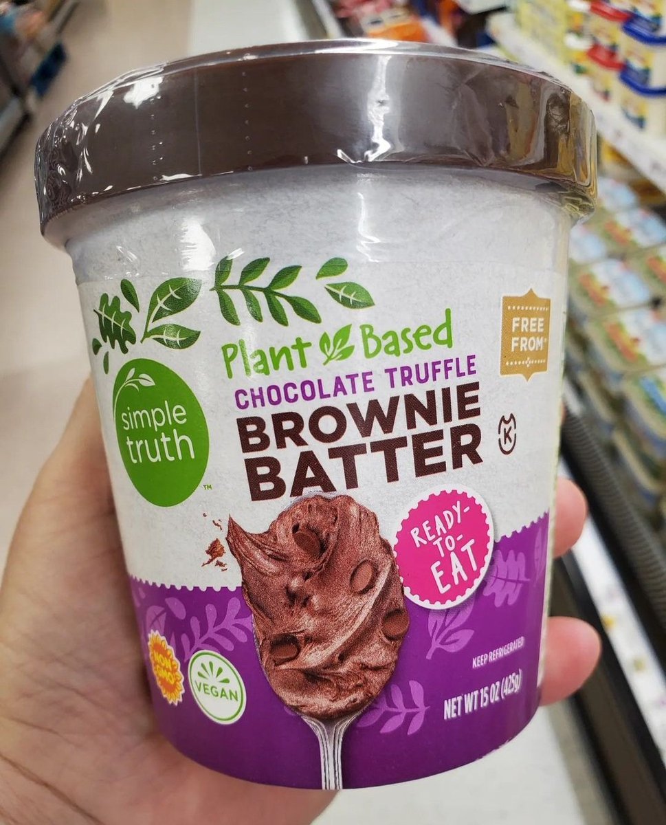 JackDentJr1's tweet photo. @SimpleTruth4U @BeyondMeat #simpletruth #plantbased #browniebatter #alfredosauce #beyondjerky #hotandspicy #veganfinds #veganeating #wvhealthyfoodie 
The Simple Truth Plant Based Chocolate Truffle Brownie Batter is PHENOMENAL!😋😋😋💚💚💚  Haven't tried the other 2 items yet. https://t.co/gHvJzkiELR