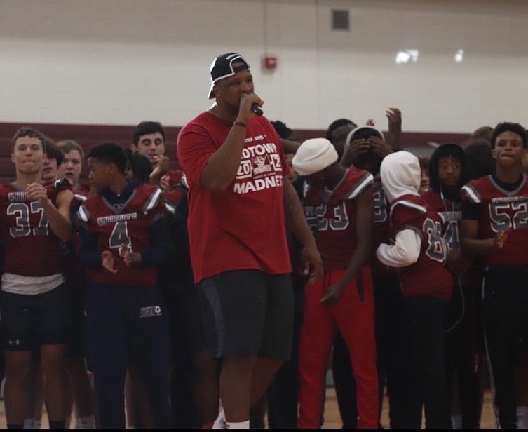 What A kNIGHT To Remember ‼️ Midtown <a href="/MidtownHS_Ath/">Midtown Athletics</a> Madness is  definitely one for the Books💪🏾🙏🏾❤️‼️ Congrats MVP Mr./Coach Hill with 30 plus points and Runner-up MVP Slim with 20 plus points ‼️

Of Course Faculty got the Dub  53-51 💪🏾🏀‼️

<a href="/midtown/">Midtown</a>
#staycompeting⚔️🛡#Uknighted