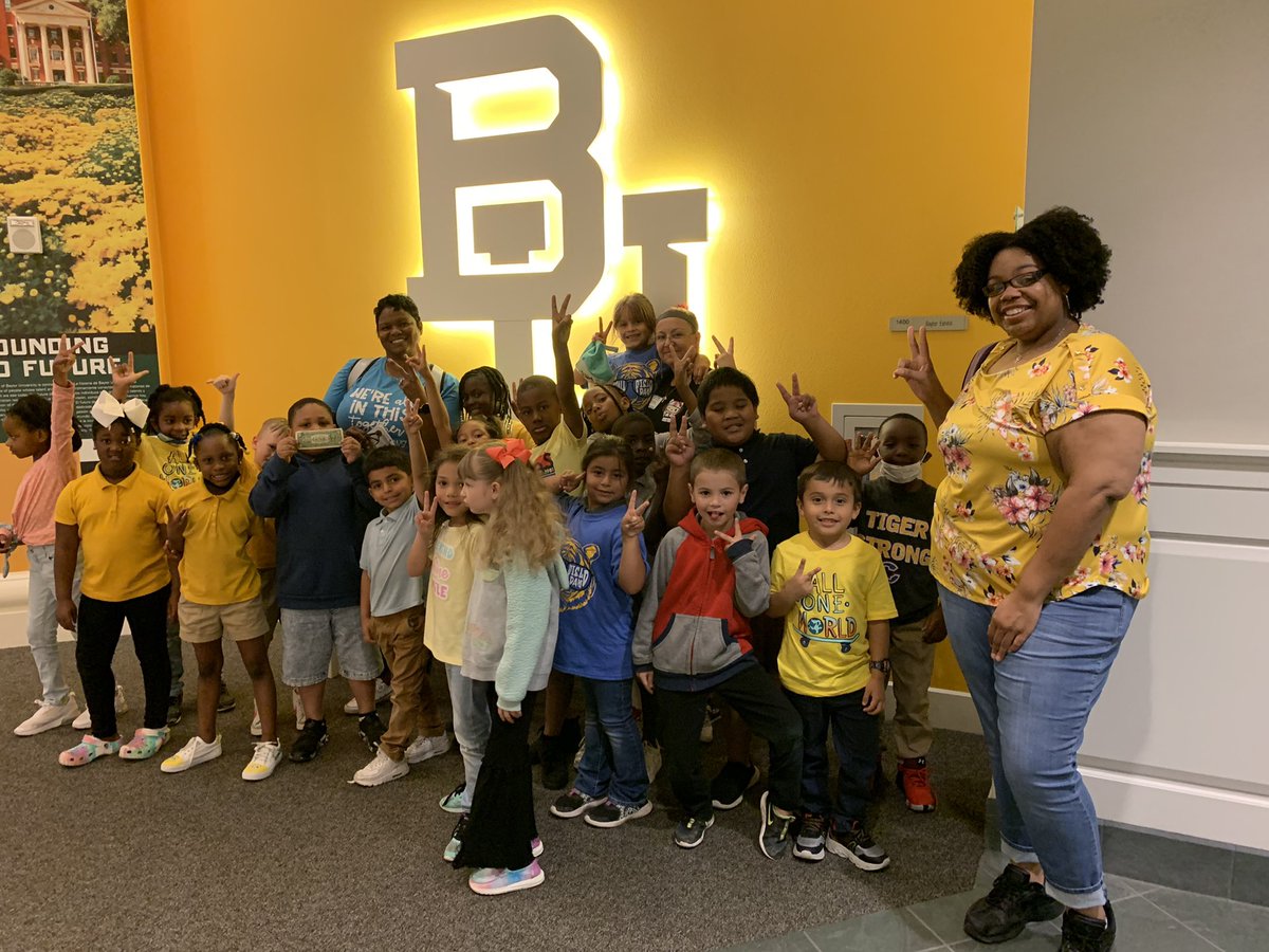 Carroll Elementary students enjoining their visit into Baylor Bear territory. “Sic’Em”!