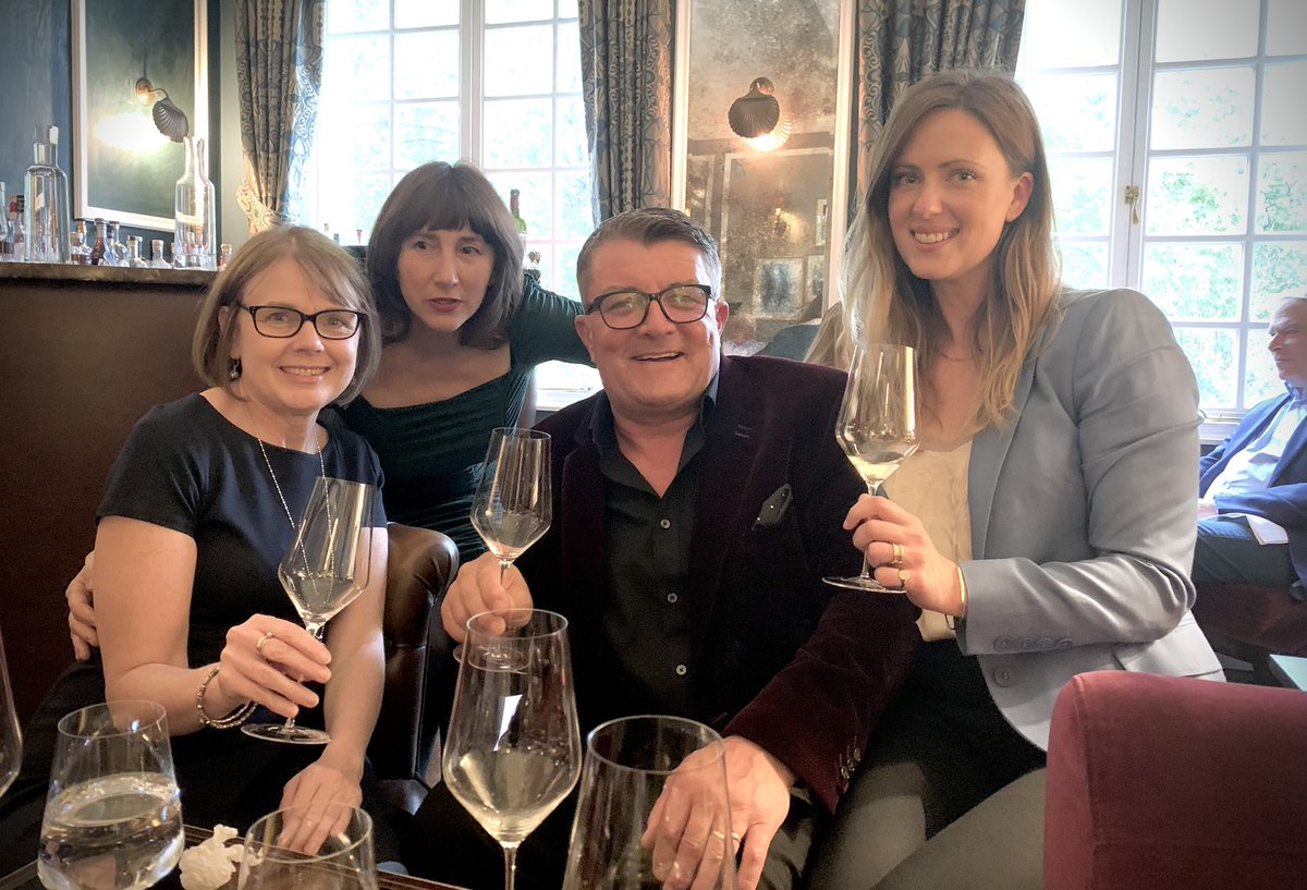 Kudos and grateful thanks to <a href="/DawnJonesCooper/">Dawn Jones-Cooper</a> who delighted me and my fellow L3’ers with a tasting of her delicious ‘18 Sauv Blanc &amp; Blended Petillants @67pallmall. What a fun and fantastic winemaker. Bravo!
👏🏼👏🏼❤️🇫🇷🏴󠁧󠁢󠁥󠁮󠁧󠁿🥂😋