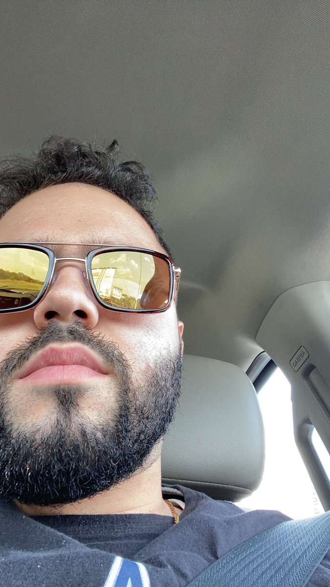 a_isaiasramirez's tweet photo. It’s too hot outside https://t.co/tjN6GWFDrQ