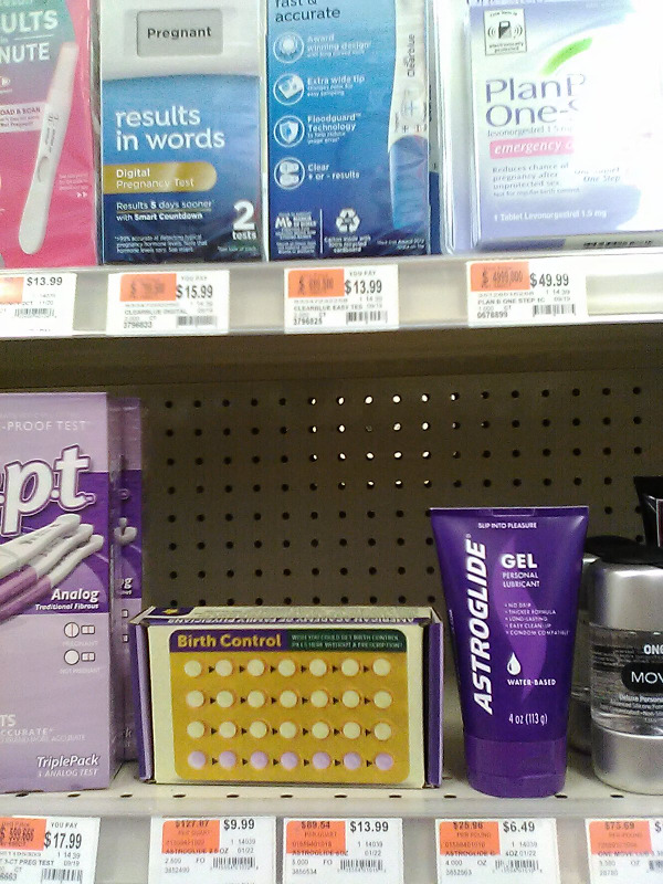 DaviM703's tweet photo. Anyone wish you could get birth control at drugstores? That's what #FreeThePill is aiming to do. Here are some pictures of what that could look like. https://t.co/csR2eZYyQI