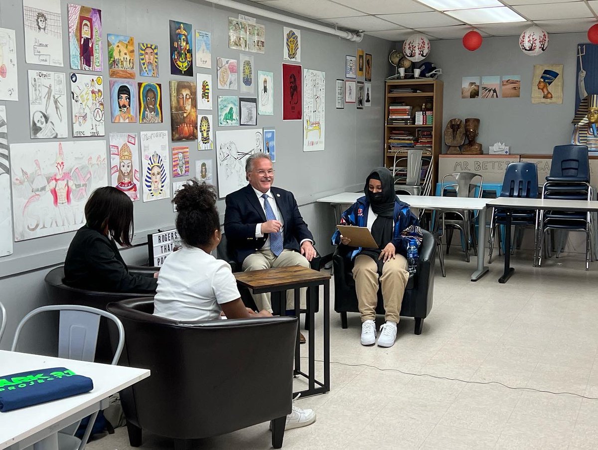 MayorEsposito's tweet photo. I spent the afternoon touring the tremendous facilities at @HenryAbbottTech and sitting down with students from Rogers Park for an interview on their podcast! #DanburyPride https://t.co/z7mSj1Hlzl