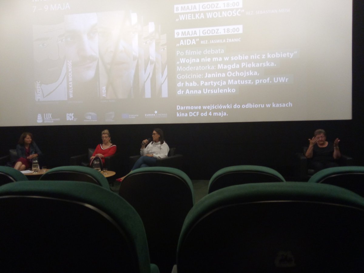 fibularyzacja's tweet photo. Dziś "Aida" i Srebrenica w 1995.
Po trzech dniach z #LuxPrize trzeba trochę czasu na poskładanie się z powrotem. Filmy potrzebne, ważne, niezłe i porażająco smutne, bo to wszystko wciąż w jakimś stopniu aktualne.
Pozostaje już 'tylko' zagłosować...
#watchlistpl #idźdokina #DCF https://t.co/EsbXApusNf